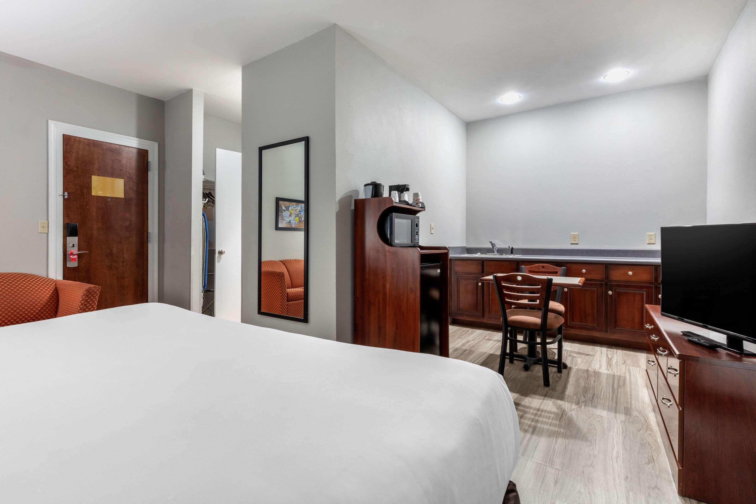 Quality Inn & Suites Demopolis Zewnętrze zdjęcie